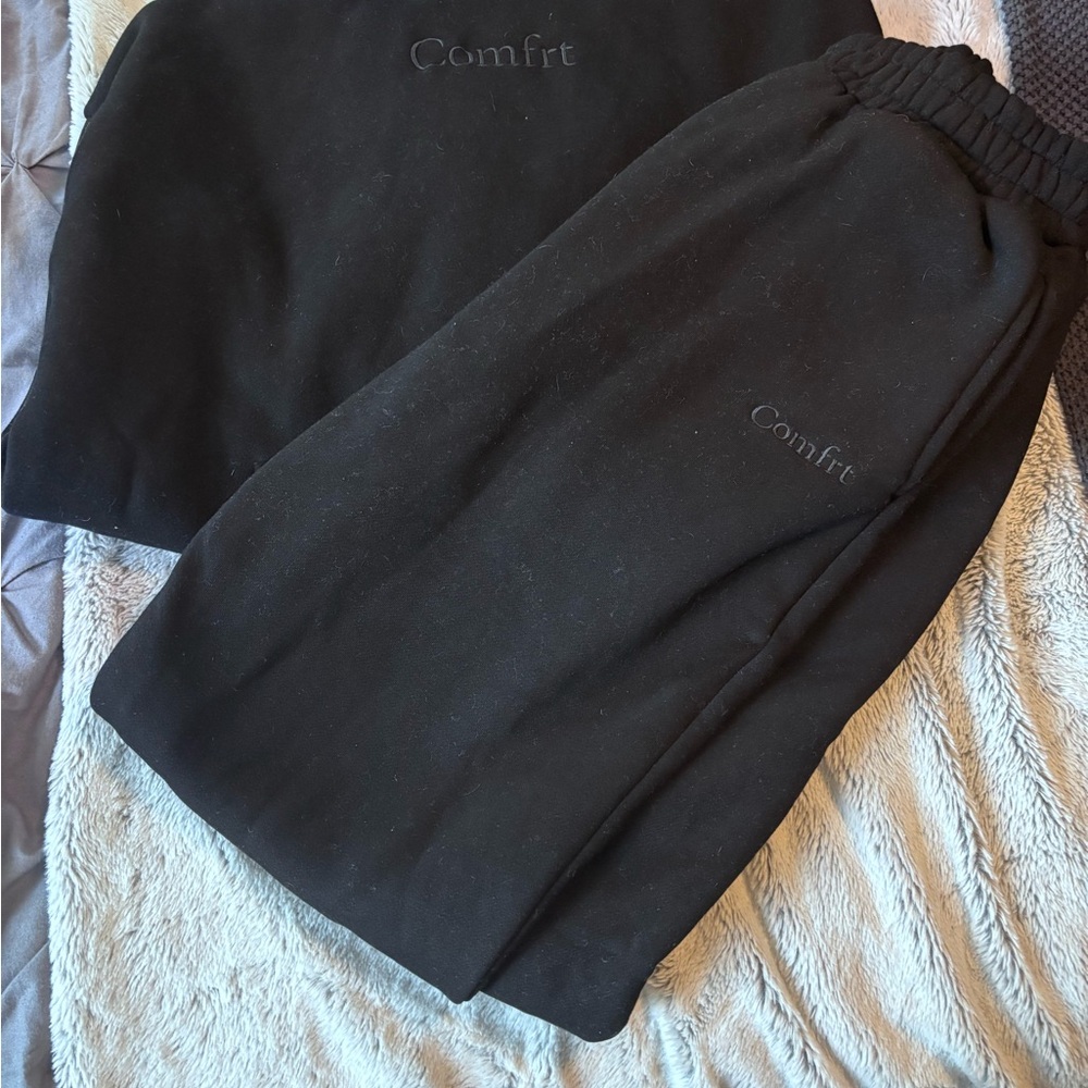 Comfrt Black Sweatpants and Hoodie set